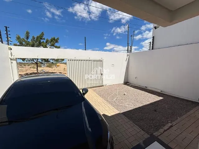 Casa 2 quartos e 1 banheiro, à venda, no bairro Topázio em Petrolina