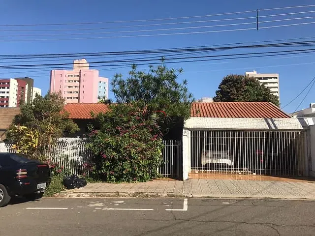 Casa com 504m² 3 quartos e 2 banheiros, à venda, no bairro Canadá em Londrina