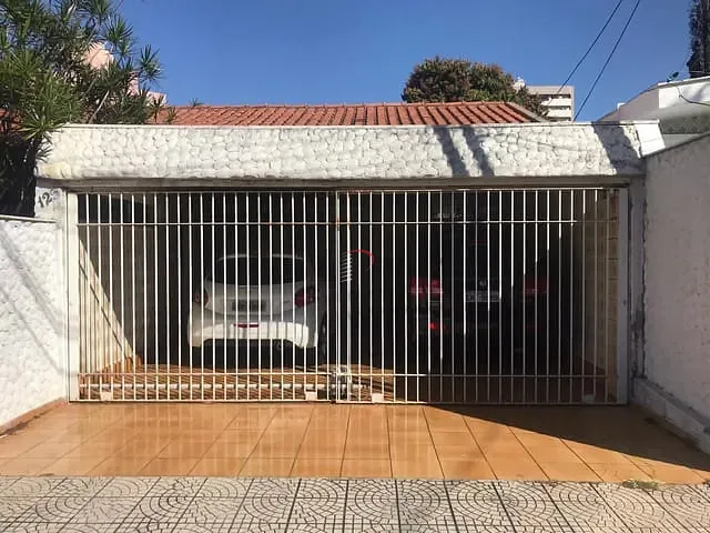 Casa com 504m² 3 quartos e 2 banheiros, à venda, no bairro Canadá em Londrina
