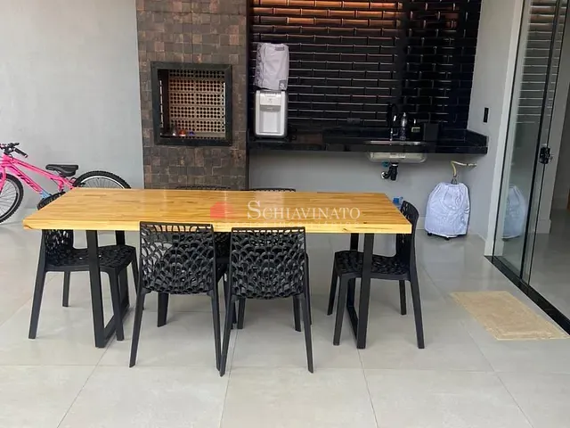 Casa 3 quartos e 2 banheiros, à venda, no bairro Centro em Rio das Pedras