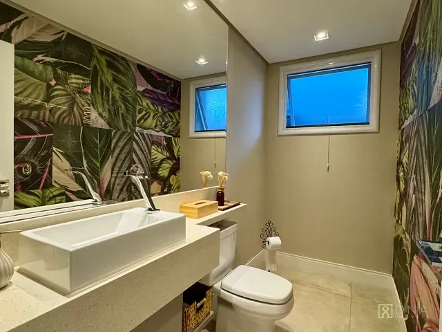 Casa com 334m² 3 quartos e 5 banheiros, à venda, no bairro Urbanova III em São José dos Campos