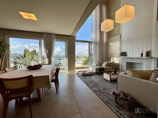 Casa com 334m² 3 quartos e 5 banheiros, à venda, no bairro Urbanova III em São José dos Campos