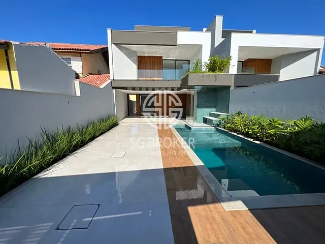 Casa com 350m² 5 quartos e 8 banheiros, à venda, no bairro Barra da Tijuca em Rio de Janeiro