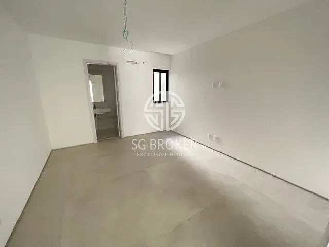 Casa com 350m² 5 quartos e 8 banheiros, à venda, no bairro Barra da Tijuca em Rio de Janeiro