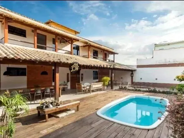 Casa com 600m² 4 quartos e 3 banheiros, à venda, no bairro Peró em Cabo Frio