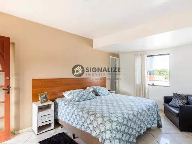 Casa com 600m² 4 quartos e 3 banheiros, à venda, no bairro Peró em Cabo Frio