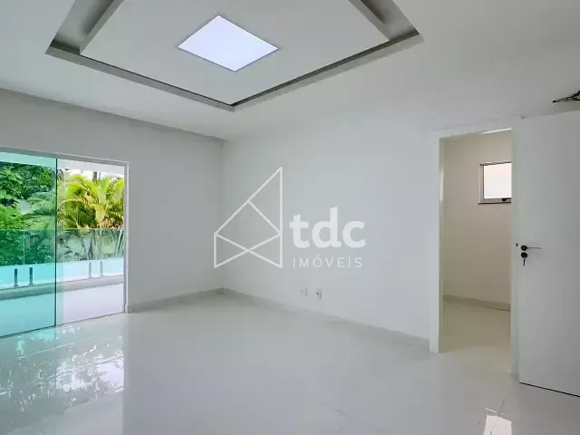 Casa com 650m² 5 quartos e 6 banheiros, à venda, no bairro Barra da Tijuca em Rio de Janeiro