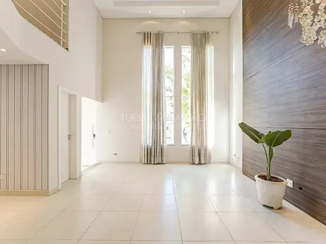 Casa com 320m² 4 quartos e 5 banheiros, à venda, no bairro Campo Comprido em Curitiba