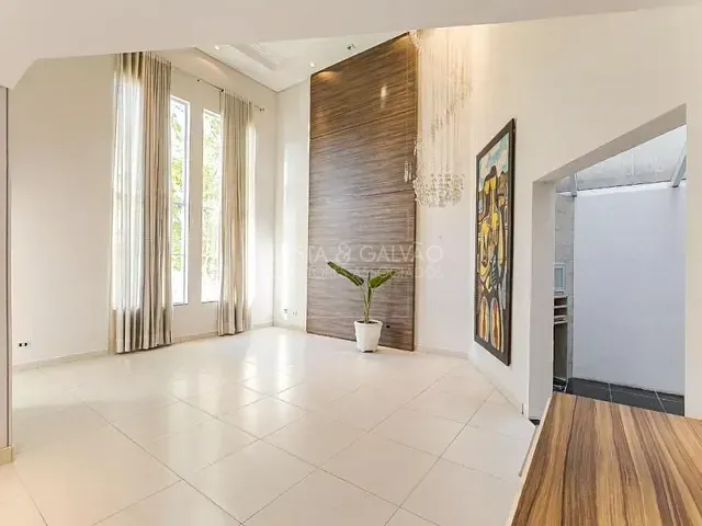 Casa com 320m² 4 quartos e 5 banheiros, à venda, no bairro Campo Comprido em Curitiba