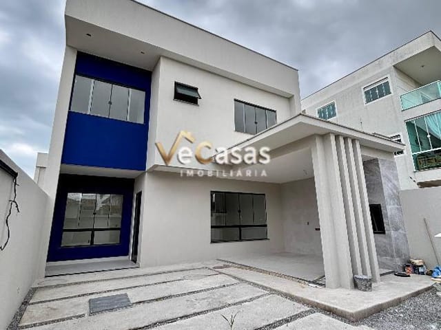 Casa com 150m² 3 quartos e 4 banheiros, à venda, no bairro Costazul em Rio das Ostras