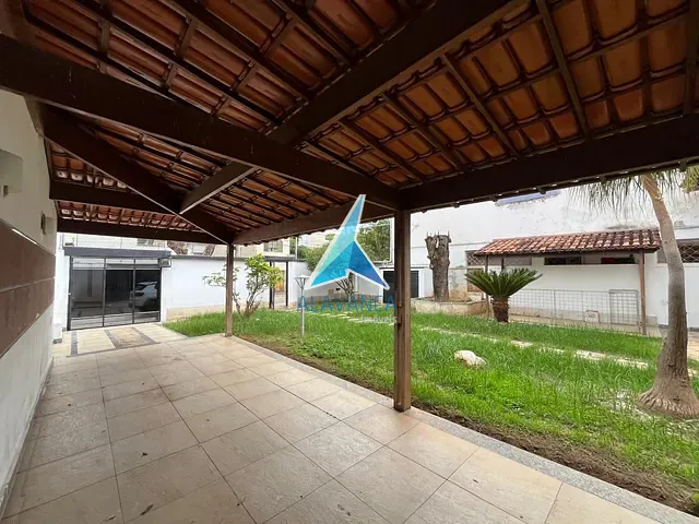 Casa com 300m² 3 quartos e 3 banheiros, à venda, no bairro Ilha dos Araújos em Governador Valadares