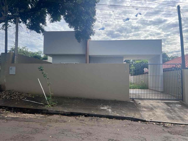 Casa 3 quartos e 1 banheiro, à venda, no bairro Residencial Parque da Raposa em Apucarana