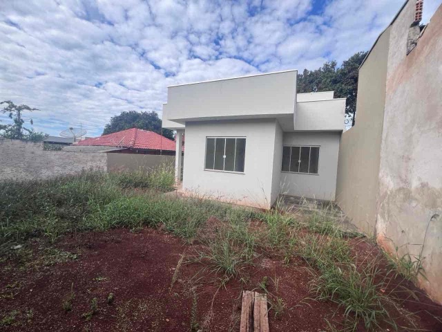 Casa 3 quartos e 1 banheiro, à venda, no bairro Residencial Parque da Raposa em Apucarana