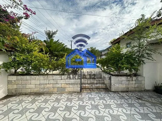 Casa com 600m² 3 quartos e 2 banheiros, à venda, no bairro Martim de Sá em Caraguatatuba