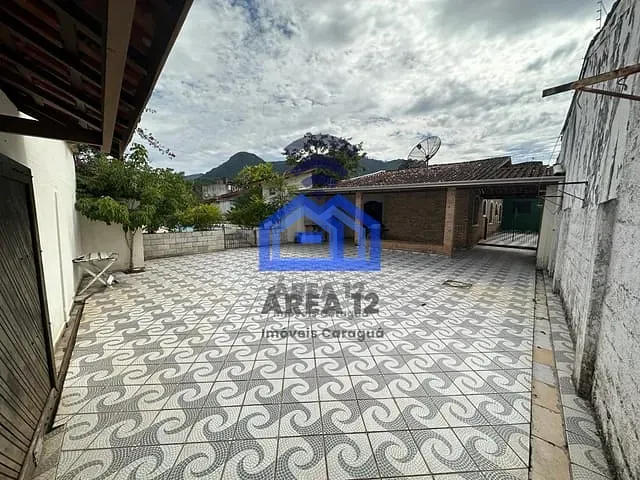 Casa com 600m² 3 quartos e 2 banheiros, à venda, no bairro Martim de Sá em Caraguatatuba