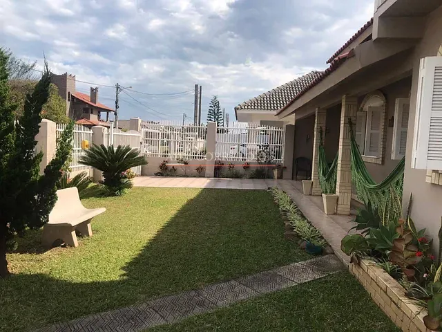 Casa com 400m² 4 quartos e 2 banheiros, à venda, no bairro TRAMANDAÍ em Tramandaí