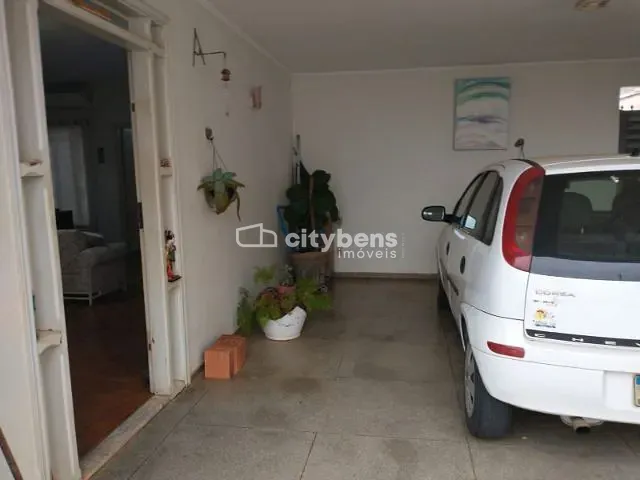 Casa 3 quartos e 3 banheiros, à venda, no bairro Vila Santa Maria em Araçatuba
