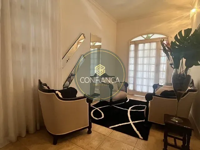 Casa 4 quartos e 4 banheiros, à venda, no bairro Sagrada Família em Belo Horizonte