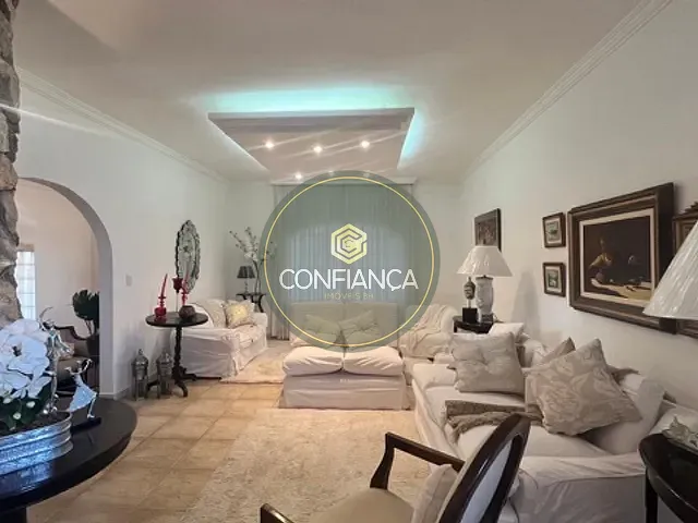 Casa 4 quartos e 4 banheiros, à venda, no bairro Sagrada Família em Belo Horizonte