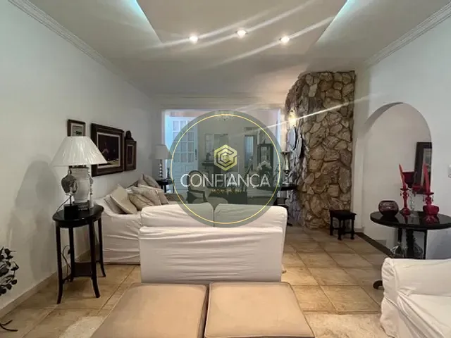 Casa 4 quartos e 4 banheiros, à venda, no bairro Sagrada Família em Belo Horizonte