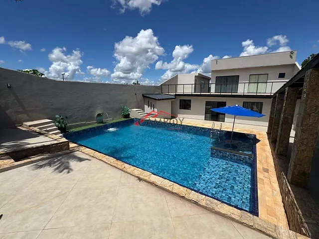 Casa com 396m² 4 quartos e 4 banheiros, à venda, no bairro Jardim Espanha em Apucarana