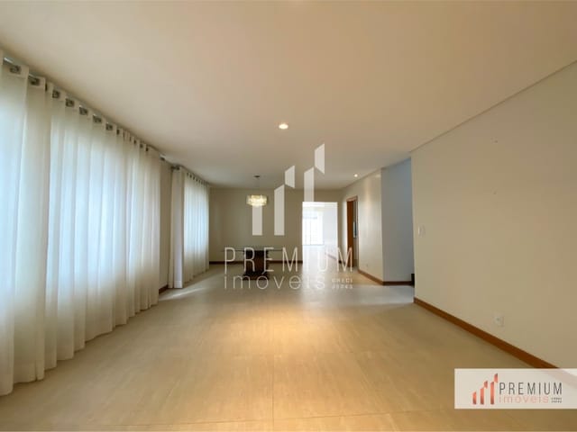 Casa com 402m² 5 quartos e 2 banheiros, à venda, no bairro ESTRELA em PONTA GROSSA