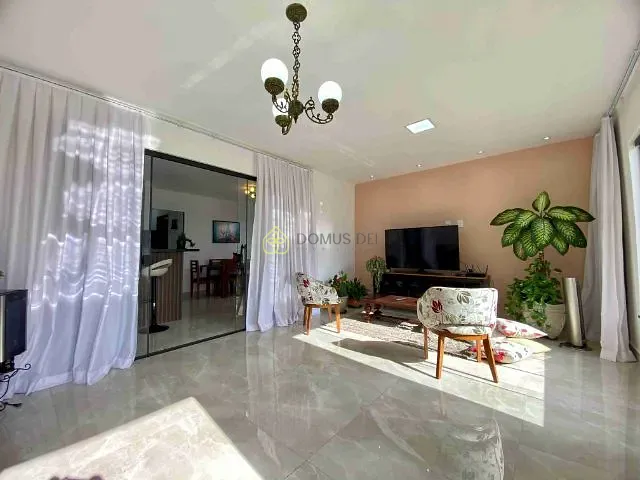 Casa com 173m² 3 quartos e 3 banheiros, à venda, no bairro Casa de Pedra em Volta Redonda