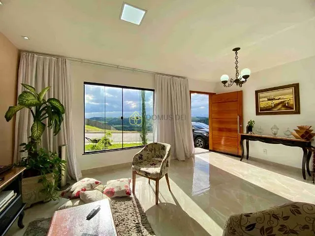 Casa com 173m² 3 quartos e 3 banheiros, à venda, no bairro Casa de Pedra em Volta Redonda