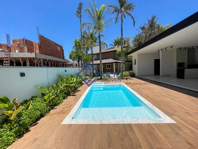 Casa com 1000m² 3 quartos e 5 banheiros, à venda, no bairro Bosque em Vinhedo