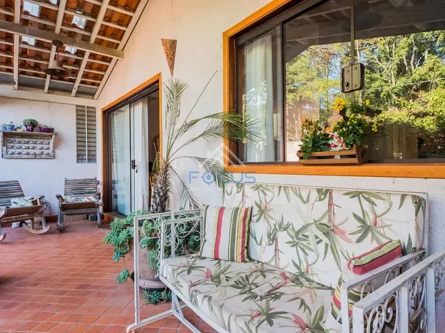 Casa com 1000m² 3 quartos e 5 banheiros, à venda, no bairro Jardim Celeste em Jundiaí