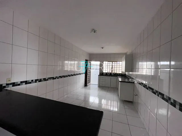 Casa com 1500m² 3 quartos e 3 banheiros, para alugar, no bairro Setor Habitacional Jardim Botânico em Brasília