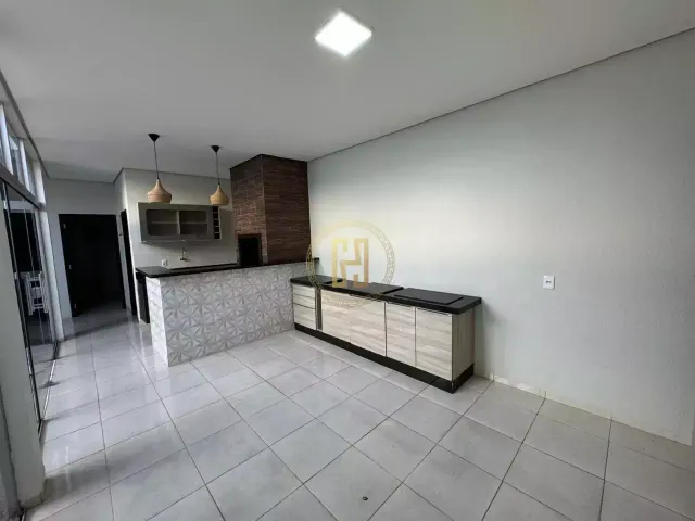 Casa 3 quartos e 3 banheiros, à venda, no bairro Santa Terezinha em Nova Mutum