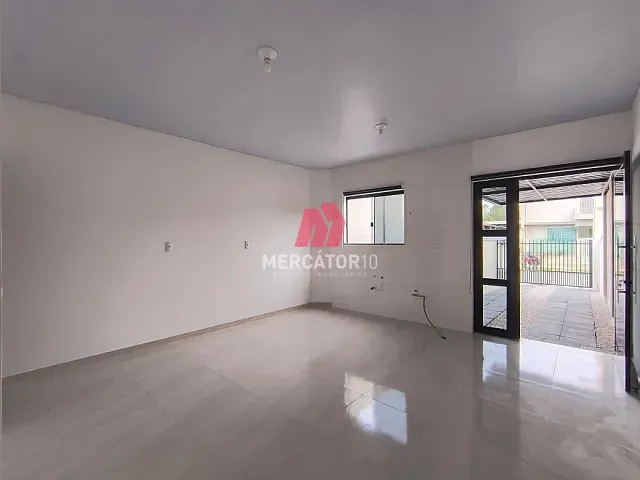 Casa 2 quartos e 1 banheiro, para alugar, no bairro Santa Terezinha em Gaspar