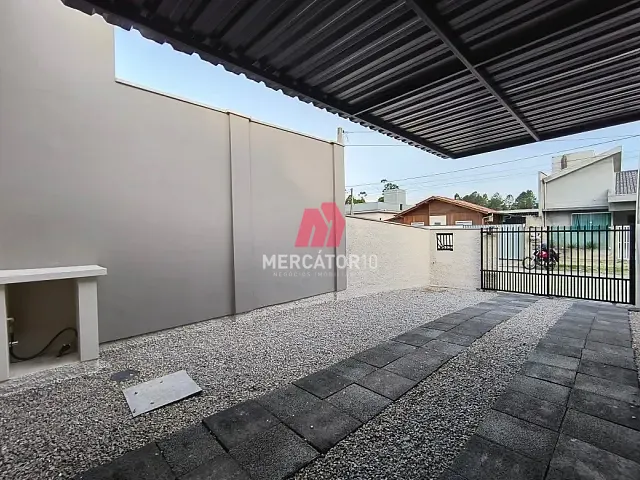 Casa 2 quartos e 1 banheiro, para alugar, no bairro Santa Terezinha em Gaspar