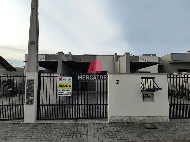 Casa 2 quartos e 1 banheiro, para alugar, no bairro Santa Terezinha em Gaspar