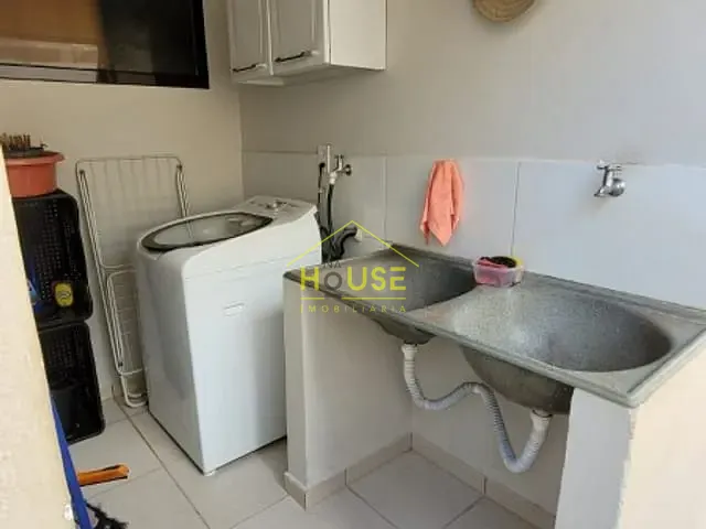 Casa com 240m², à venda, no bairro Jardim Marim em Votuporanga