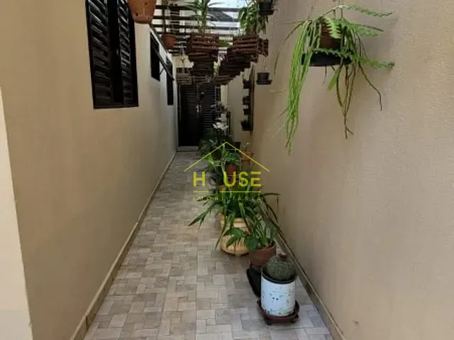 Casa com 240m², à venda, no bairro Jardim Marim em Votuporanga