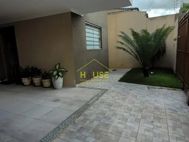 Casa com 240m², à venda, no bairro Jardim Marim em Votuporanga