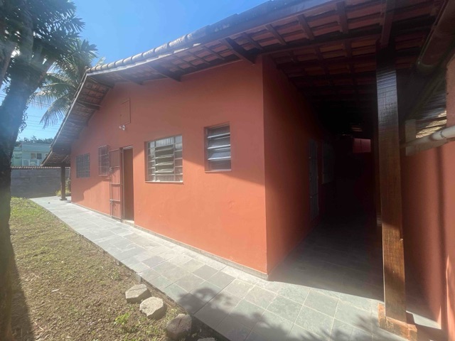 Foto do Casa - Belíssima casa com 02 dormitórios para locação no bairro Martim de Sá, Caraguatatuba, Litoral Norte de SP  | Innova Imobiliária