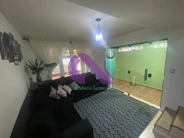 Casa com 219m² 3 quartos e 3 banheiros, à venda, no bairro Cidade das Flores em Osasco