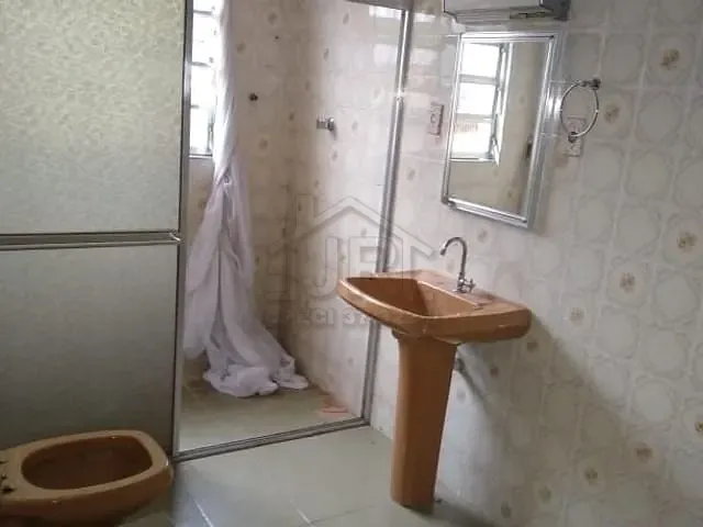 Casa com 250m² 2 quartos e 1 banheiro, à venda, no bairro Jardim Zaira em Mauá
