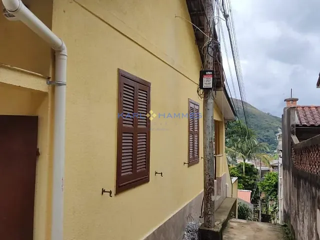 Casa 3 quartos e 2 banheiros, à venda, no bairro Morin em Petrópolis