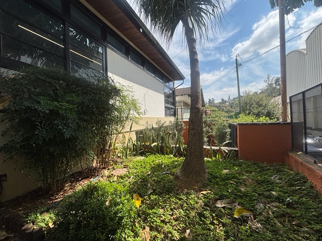 Casa 1 quarto e 3 banheiros, para alugar, no bairro Parque do Colégio em Jundiaí