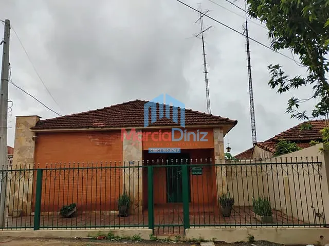 Casa com 550m² 3 quartos e 2 banheiros, à venda, no bairro Centro em Ituverava