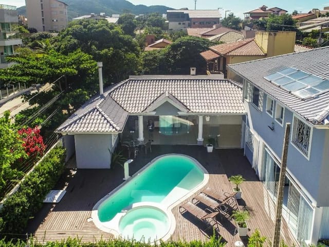 Casa com 530m² 4 quartos e 5 banheiros, à venda, no bairro Ingleses do Rio Vermelho em Florianópolis