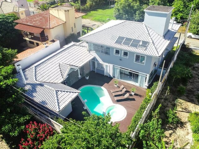 Casa com 530m² 4 quartos e 5 banheiros, à venda, no bairro Ingleses do Rio Vermelho em Florianópolis