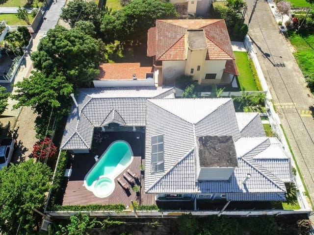 Casa com 530m² 4 quartos e 5 banheiros, à venda, no bairro Ingleses do Rio Vermelho em Florianópolis