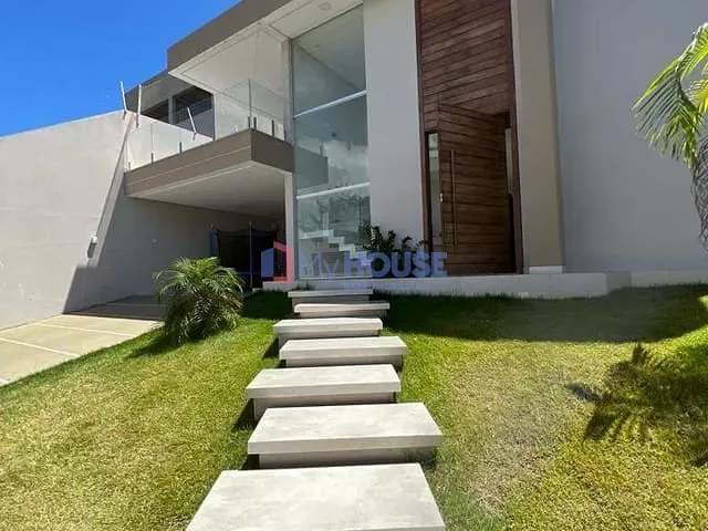 Casa com 450m² 5 quartos e 4 banheiros, à venda, no bairro Nossa Senhora da Vitória em Ilhéus