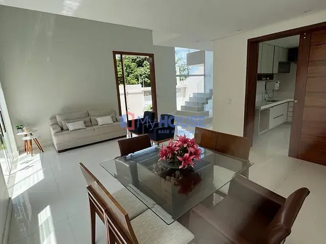 Casa com 450m² 5 quartos e 4 banheiros, à venda, no bairro Nossa Senhora da Vitória em Ilhéus