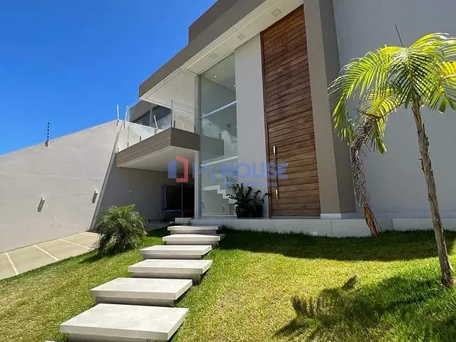 Casa com 450m² 5 quartos e 4 banheiros, à venda, no bairro Nossa Senhora da Vitória em Ilhéus